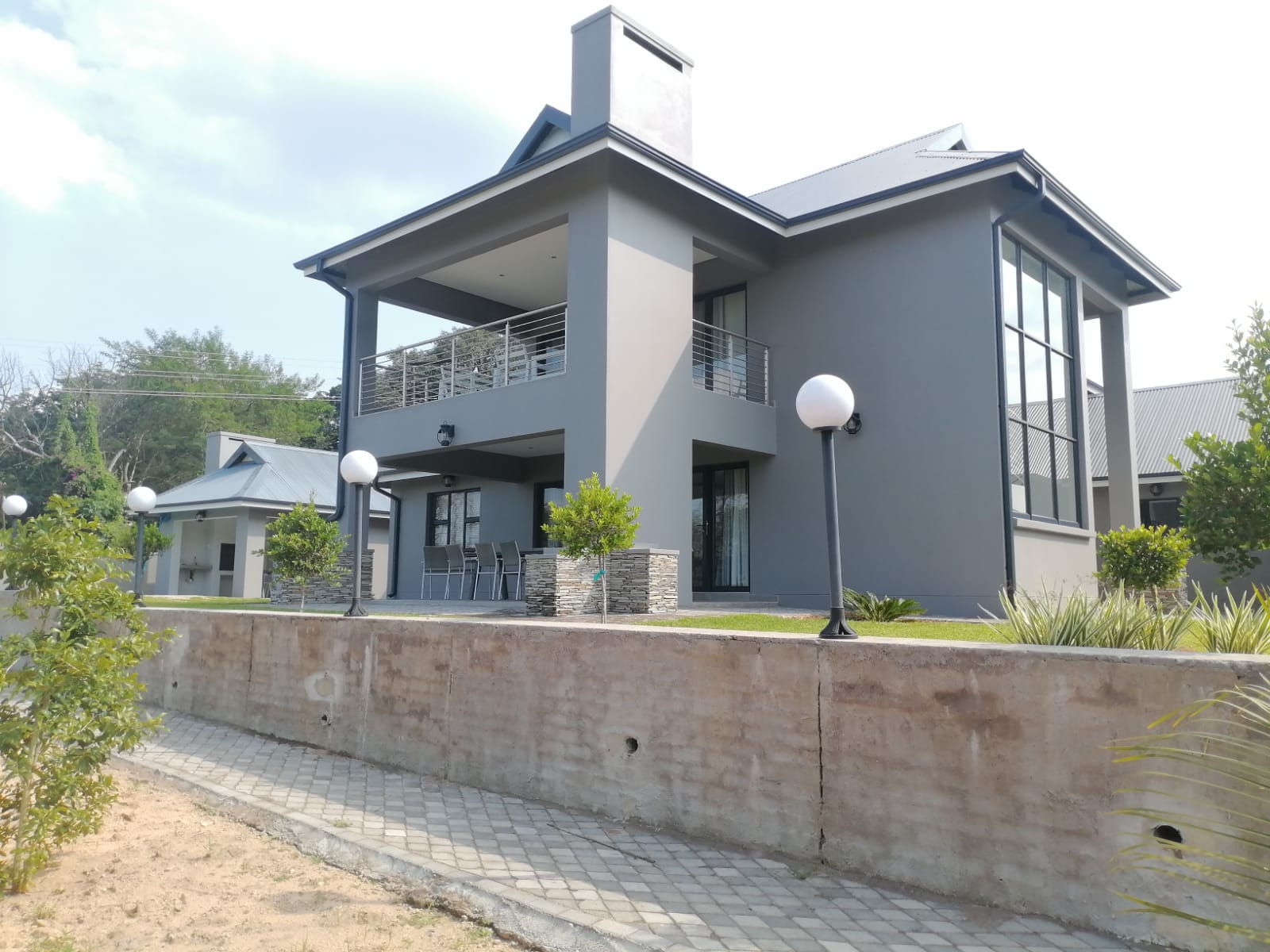 Diamond & Pearl Guest House