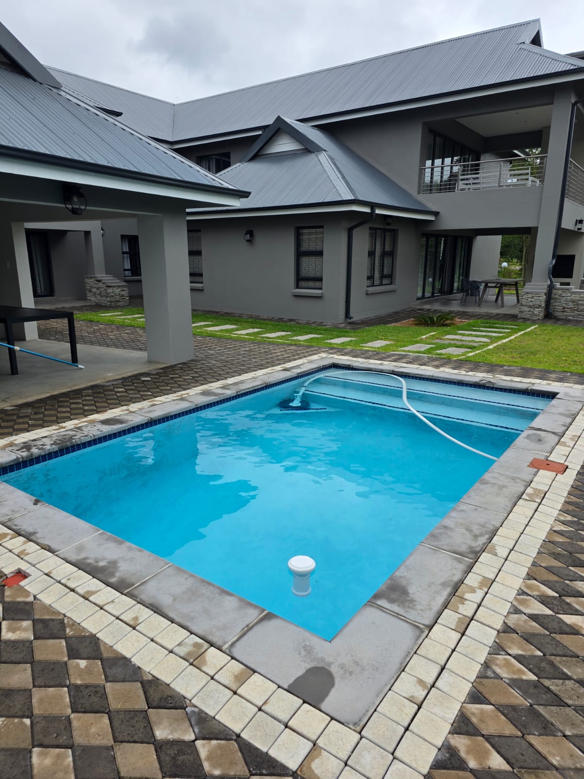 Diamond & Pearl Guest House